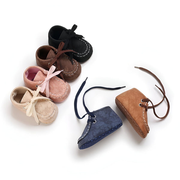 Chaussures pour bébés de différentes couleurs, de noir à beige, en passant par marron, rose et bleu. Mocassins et bottines à lacets, présentés sur fond blanc. Idéal pour nouveau-né et nourrisson. Collection de chaussures pour enfant., 45286820249781,45286820282549,45286820315317,45286820348085,45286820380853,45286820413621,45286820446389,45286820479157,45286820511925,45286820544693,45286820577461,45286820610229,45286820642997,45286820675765,45286820708533,45286820741301,45286820774069,45286820806