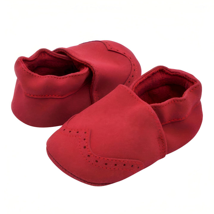 Chaussons bébé rouges en cuir souple. Chaussures confortables et élégantes pour les premiers pas de votre enfant. Style Richelieu avec détails perforés., 45287078297781,45287078330549,45287078363317,45287078396085,45287078428853,45287078461621,45287078494389,45287078527157,45287078559925,45287078592693,45287078625461,45287078658229,45287078690997,45287078723765,45287078756533