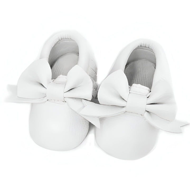 Chaussures de bébé blanches avec un nœud, parfaites pour un nouveau-né. Chaussons en cuir souple, idée cadeau pour une naissance ou un baptême. Accessoires de mode pour bébé fille élégants., 45287083966645,45287083999413,45287084032181,45287084064949,45287084097717,45287084130485,45287084163253,45287084196021,45287084228789,45287084261557,45287084294325,45287084327093,45287084359861,45287084392629,45287084425397,45287084458165,45287084490933,45287084523701,45287084556469,45287084589237,452870846