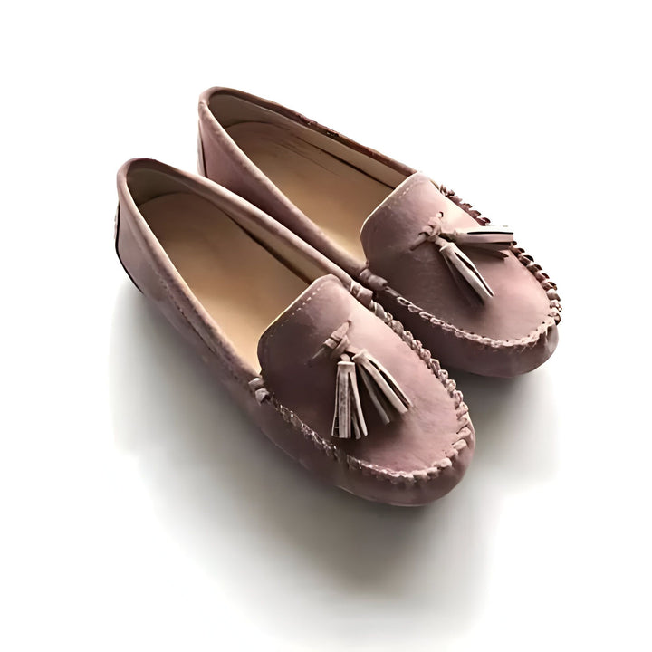Paire de mocassins roses en daim avec des glands sur le dessus, semelle intérieure confort, style décontracté et élégant, chaussures pour femmes, mode féminine, fond blanc., 45286878445749,45286878478517,45286878511285,45286878544053,45286878576821,45286878609589,45286878642357,45286878675125,45286878707893,45286878740661,45286878773429,45286878806197,45286878838965,45286878871733,45286878904501,45286878937269,45286878970037,45286879002805,45286879035573,45286879068341,45286879101109,45286879133877,