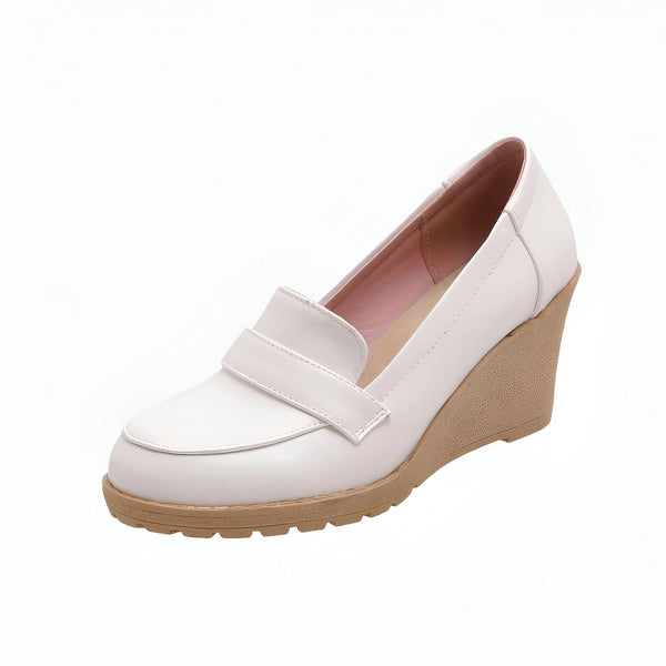 Mocassin compensé blanc verni pour femme, semelle beige. Chaussure élégante et confortable, idéale pour le printemps et l'été., 45287010926773,45287010959541,45287010992309,45287011025077,45287011057845,45287011090613,45287011123381,45287011156149,45287011188917,45287011221685,45287011254453,45287011287221,45287011319989,45287011352757,45287011385525,45287011418293,45287011451061,45287011483829,45287011516597,45287011549365,45287011582133,45287011614901,45287011647669,45287011680437,45287011713205,4