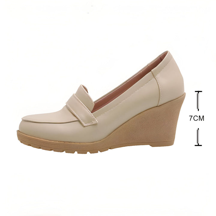 Mocassin compensé beige pour femme, hauteur de talon 7cm, style classique et élégant. Chaussure confortable pour le quotidien., 45287010926773,45287010959541,45287010992309,45287011025077,45287011057845,45287011090613,45287011123381,45287011156149,45287011188917,45287011221685,45287011254453,45287011287221,45287011319989,45287011352757,45287011385525,45287011418293,45287011451061,45287011483829,45287011516597,45287011549365,45287011582133,45287011614901,45287011647669,45287011680437,45287011713205,4528