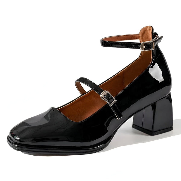 Chaussure Mary Jane noire vernie à talon bloc, avec bride sur le cou-de-pied et lanière de cheville ajustable, sur fond blanc., 45286705823925,45286705856693,45286705889461,45286705922229,45286705954997,45286705987765,45286706020533,45286706053301,45286706086069,45286706118837,45286706151605,45286706184373,45286706217141,45286706249909,45286706282677