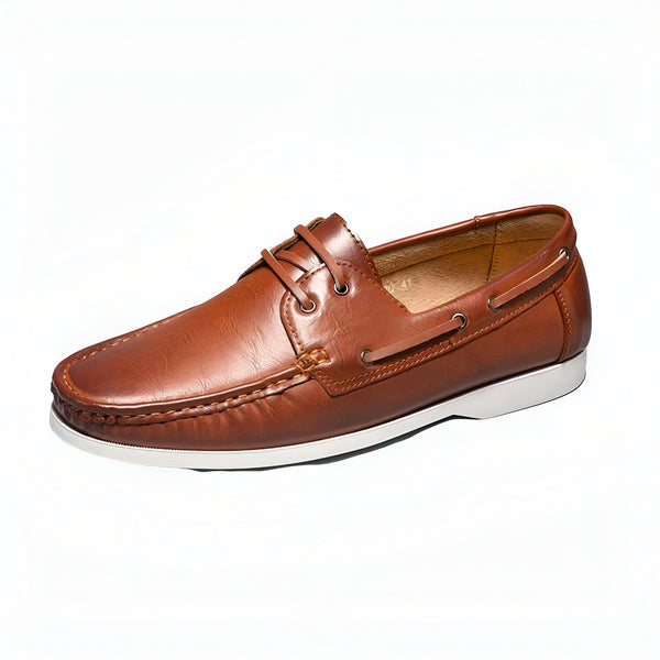 Chaussure bateau en cuir marron pour homme, style décontracté avec lacets et semelle blanche. Chaussures élégantes pour le quotidien ou les occasions spéciales., 45287024951477,45287024984245,45287025017013,45287025049781,45287025082549,45287025115317,45287025148085,45287025180853,45287025213621,45287025246389,45287025279157,45287025311925,45287025344693,45287025377461,45287025410229