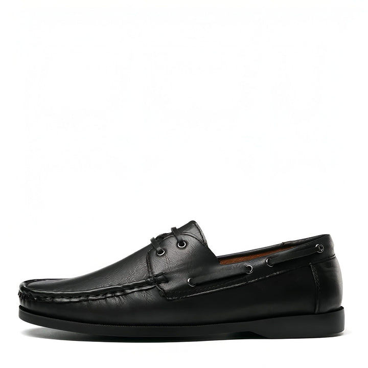 Mocassin bateau en cuir noir pour homme. Chaussures décontractées avec lacets, idéales pour un look élégant et confortable., 45287024951477,45287024984245,45287025017013,45287025049781,45287025082549,45287025115317,45287025148085,45287025180853,45287025213621,45287025246389,45287025279157,45287025311925,45287025344693,45287025377461,45287025410229