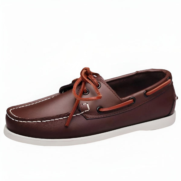 Chaussure bateau en cuir marron avec lacets en cuir et semelle blanche. Mocassin classique pour homme, idéal pour un look décontracté et élégant. Style nautique intemporel., 45287031963829,45287031996597,45287032029365,45287032062133,45287032094901,45287032127669,45287032160437,45287032193205,45287032225973,45287032258741,45287032291509,45287032324277,45287032357045,45287032389813,45287032422581,45287032455349,45287032488117,45287032520885,45287032553653,45287032586421,45287032619189,45287032651957,4