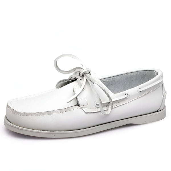 Mocassin bateau blanc en cuir avec lacets, parfait pour un style décontracté chic. Chaussure d'été confortable et élégante., 45287031963829,45287031996597,45287032029365,45287032062133,45287032094901,45287032127669,45287032160437,45287032193205,45287032225973,45287032258741,45287032291509,45287032324277,45287032357045,45287032389813,45287032422581,45287032455349,45287032488117,45287032520885,45287032553653,45287032586421,45287032619189,45287032651957,45287032684725,45287032717493,45287032750261,4528