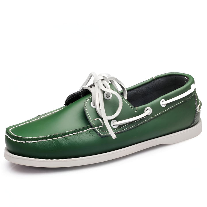Mocassin vert en cuir avec lacets blancs. Chaussure bateau élégante pour homme ou femme. Style décontracté, semelle blanche contrastante. Mode printemps-été., 45287031963829,45287031996597,45287032029365,45287032062133,45287032094901,45287032127669,45287032160437,45287032193205,45287032225973,45287032258741,45287032291509,45287032324277,45287032357045,45287032389813,45287032422581,45287032455349,45287032488117,45287032520885,45287032553653,45287032586421,45287032619189,45287032651957,45287032684725,