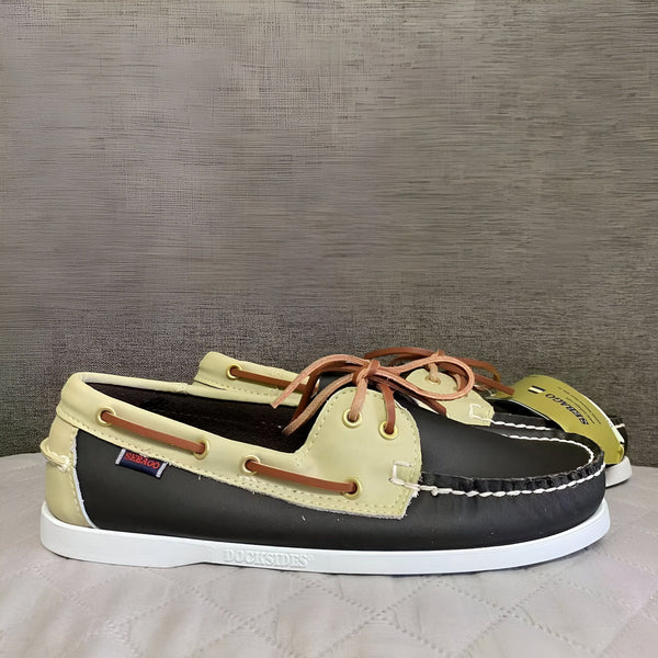 Chaussures bateau Sebago Dockside en cuir noir et beige avec lacets marron. Vue rapprochée d'une paire neuve avec étiquette., 45286754320565,45286754353333,45286754386101,45286754418869,45286754451637,45286754484405,45286754517173,45286754549941,45286754582709,45286754615477,45286754648245,45286754681013,45286754713781,45286754746549,45286754779317,45286754812085,45286754844853,45286754877621,45286754910389,45286754943157,45286754975925,45286755008693,45286755041461,45286755074229,45286755106997,4528675