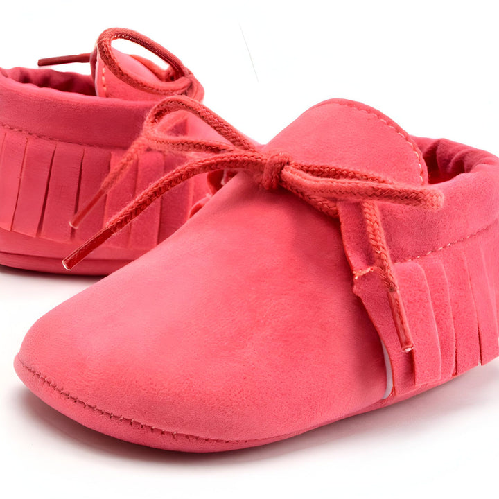 Mocassins roses pour bébé avec des lacets et des franges. Chaussures confortables et adorables pour les premiers pas., 45286838894773,45286838927541,45286838960309,45286838993077,45286839025845,45286839058613,45286839091381,45286839124149,45286839156917,45286839189685,45286839222453,45286839255221,45286839287989,45286839320757,45286839353525,45286839386293,45286839419061,45286839451829,45286839484597,45286839517365,45286839550133,45286839582901,45286839615669,45286839648437,45286839681205,45286839713973