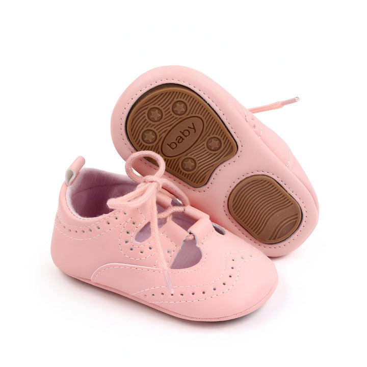 Chaussures de bébé roses en cuir avec lacets et semelles marquées "baby". Une paire de chaussures pour enfant, élégante et confortable., 45286838304949,45286838337717,45286838370485,45286838403253,45286838436021,45286838468789,45286838501557,45286838534325,45286838567093