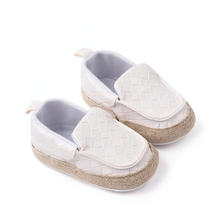 Chaussures de bébé blanches de style mocassins avec un motif tissé et une semelle en corde., 45286948569269,45286948602037,45286948634805,45286948733109,45286948765877,45286948798645,45286948831413,45286948864181,45286948896949