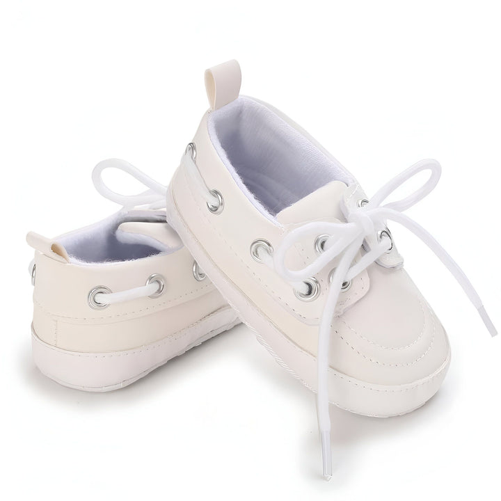 Chaussures de bébé blanches de style nautique avec lacets. Chaussons doux et confortables pour les premiers pas., 45286825787573,45286825820341,45286825853109,45286825885877,45286825918645,45286825951413,45286825984181,45286826016949,45286826049717,45286826082485,45286826115253,45286826148021
