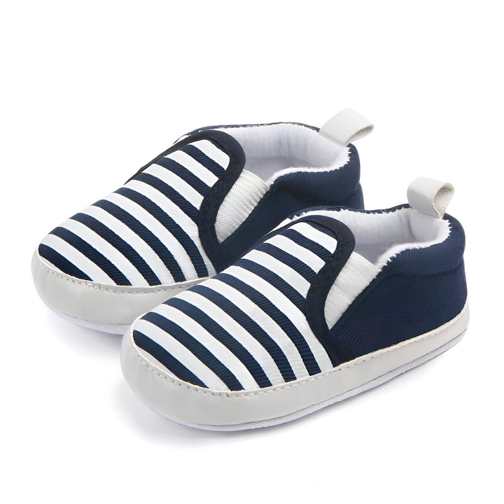 Paire de chaussons pour bébé, motif rayé bleu marine et blanc, style marin. Chaussures confortables et mignonnes pour les premiers pas de bébé., 45286993297589,45286993330357,45286993363125,45286993395893,45286993428661,45286993461429,45286993494197,45286993526965,45286993559733