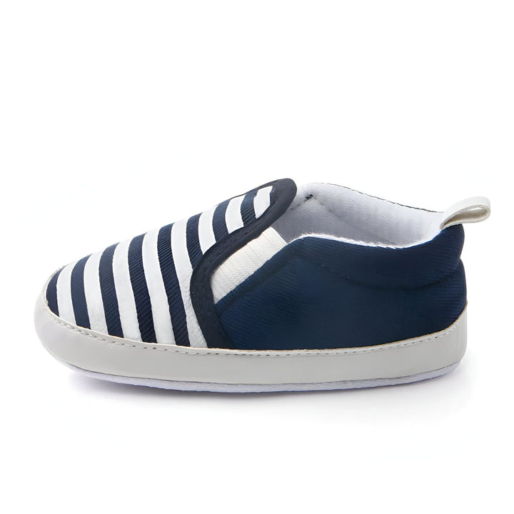 Chaussure de bébé type mocassin à rayures bleues et blanches., 45286993297589,45286993330357,45286993363125,45286993395893,45286993428661,45286993461429,45286993494197,45286993526965,45286993559733