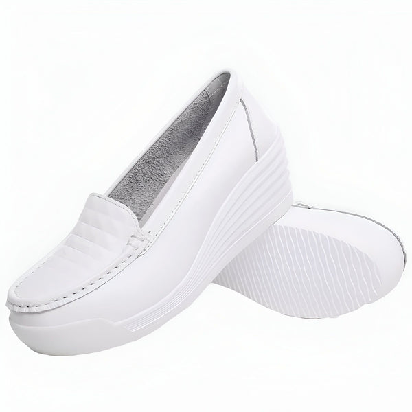 Mocassins blancs pour femme avec plateforme compensée et semelle antidérapante, dessus en cuir, intérieur doux et confortable. Chaussures de travail idéales pour infirmières et autres professions médicales., 45286969606325,45286969639093,45286969671861,45286969704629,45286969737397,45286969770165