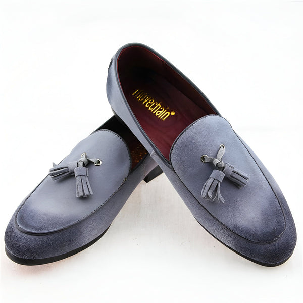 Mocassins bleus en daim avec glands. Chaussures élégantes pour hommes, intérieur bordeaux. Mode masculine classique., 45287081083061,45287081115829,45287081148597,45287081181365,45287081214133,45287081246901,45287081279669,45287081312437,45287081345205,45287081377973,45287081410741,45287081443509,45287081476277,45287081509045,45287081541813,45287081574581,45287081607349,45287081640117,45287081672885,45287081705653,45287081738421,45287081771189,45287081803957,45287081836725,45287081869493,45287081902261