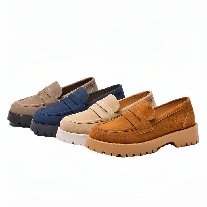Quatre mocassins à semelle épaisse en daim : marron, bleu marine, beige et camel. Chaussures pour femmes, tendance automne-hiver. Mocassins confortables et élégants., 45286919241909,45286919274677,45286919307445,45286919340213,45286919372981,45286919405749,45286919438517,45286919471285,45286919504053,45286919536821,45286919569589,45286919602357,45286919635125,45286919667893,45286919700661,45286919733429,45286919766197,45286919798965,45286919831733,45286919864501,45286919897269,45286919930037,452869199
