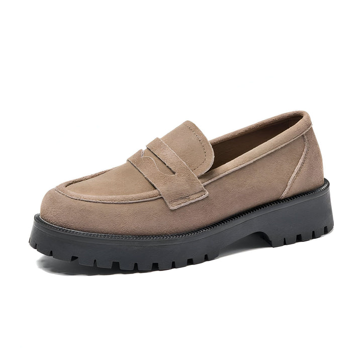 Mocassin en cuir marron avec semelle compensée noire. Chaussure élégante et confortable, idéale pour un look décontracté chic. Style classique revisité., 45286919241909,45286919274677,45286919307445,45286919340213,45286919372981,45286919405749,45286919438517,45286919471285,45286919504053,45286919536821,45286919569589,45286919602357,45286919635125,45286919667893,45286919700661,45286919733429,45286919766197,45286919798965,45286919831733,45286919864501,45286919897269,45286919930037,45286919962805,4528