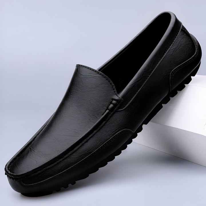 Mocassin noir en cuir pour homme. Chaussure décontractée, élégante et confortable. Idéale pour toutes les occasions., 45287131709621,45287131742389,45287131775157,45287131807925,45287131840693,45287131873461,45287131906229,45287131938997,45287131971765,45287132004533,45287132037301,45287132070069,45287132102837,45287132135605,45287132168373,45287132201141,45287132233909,45287132266677,45287132299445,45287132332213,45287132364981