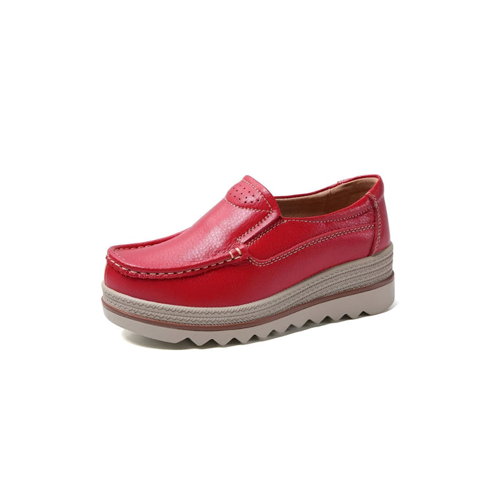 Mocassin rouge pour femme avec plateforme compensée. Chaussure décontractée en cuir, style slip-on. Idéale pour un look tendance et confortable., 45286649888949,45286649921717,45286649954485,45286649987253,45286650020021,45286650052789,45286650085557,45286650118325,45286650151093,45286650183861,45286650216629,45286650249397,45286650282165,45286650314933,45286650347701,45286650380469,45286650413237,45286650446005,45286650478773,45286650511541,45286650544309,45286650577077,45286650609845,45286650642613,