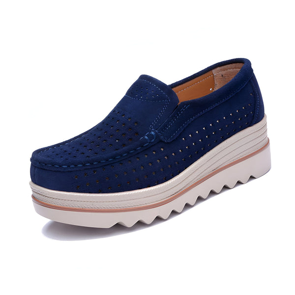 Mocassin femme bleu marine en daim, avec semelle compensée blanche. Chaussure confortable et élégante., 45286791872693,45286791905461,45286791938229,45286791970997,45286792003765,45286792036533,45286792069301,45286792102069,45286792134837,45286792167605,45286792200373,45286792233141,45286792265909,45286792298677,45286792331445,45286792364213,45286792396981,45286792429749,45286792462517,45286792495285,45286792528053,45286792560821,45286792593589,45286792626357,45286792659125,45286792691893,4528679272466