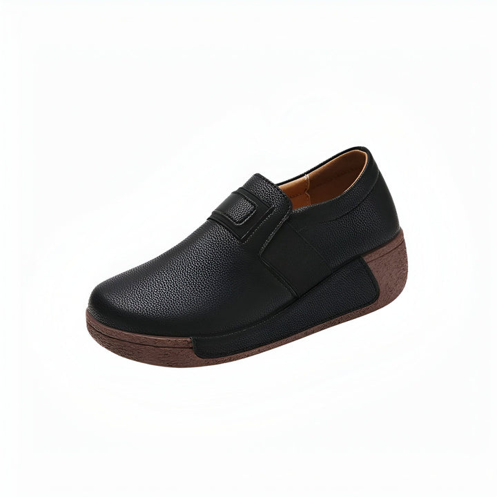 Mocassin femme noir en cuir avec semelle compensée marron. Chaussure confortable et élégante, idéale pour le quotidien. Design simple et intemporel., 45286646448309,45286646481077,45286646513845,45286646546613,45286646579381,45286646612149,45286646644917,45286646677685,45286646710453,45286646743221,45286646775989,45286646808757,45286646841525,45286646874293,45286646907061,45286646939829,45286646972597,45286647005365,45286647038133,45286647070901,45286647103669,45286647136437,45286647169205,45286647201