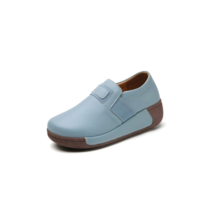 Mocassin bleu clair pour femme, avec semelle compensée marron. Chaussure élégante et confortable, idéale pour le quotidien. Détail bande élastique pour un enfilage facile., 45286646448309,45286646481077,45286646513845,45286646546613,45286646579381,45286646612149,45286646644917,45286646677685,45286646710453,45286646743221,45286646775989,45286646808757,45286646841525,45286646874293,45286646907061,45286646939829,45286646972597,45286647005365,45286647038133,45286647070901,45286647103669,45286647136437,4