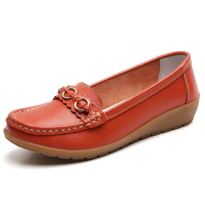 Mocassin orange en cuir pour femme avec des ornements décoratifs. Chaussure plate confortable avec détails soignés. Idéal pour un style décontracté et élégant., 45286797541557,45286797574325,45286797607093,45286797639861,45286797672629,45286797705397,45286797738165,45286797770933,45286797803701,45286797836469,45286797869237,45286797902005,45286797934773,45286797967541,45286798000309,45286798033077,45286798065845,45286798098613,45286798131381,45286798164149,45286798196917,45286798229685,45286798262