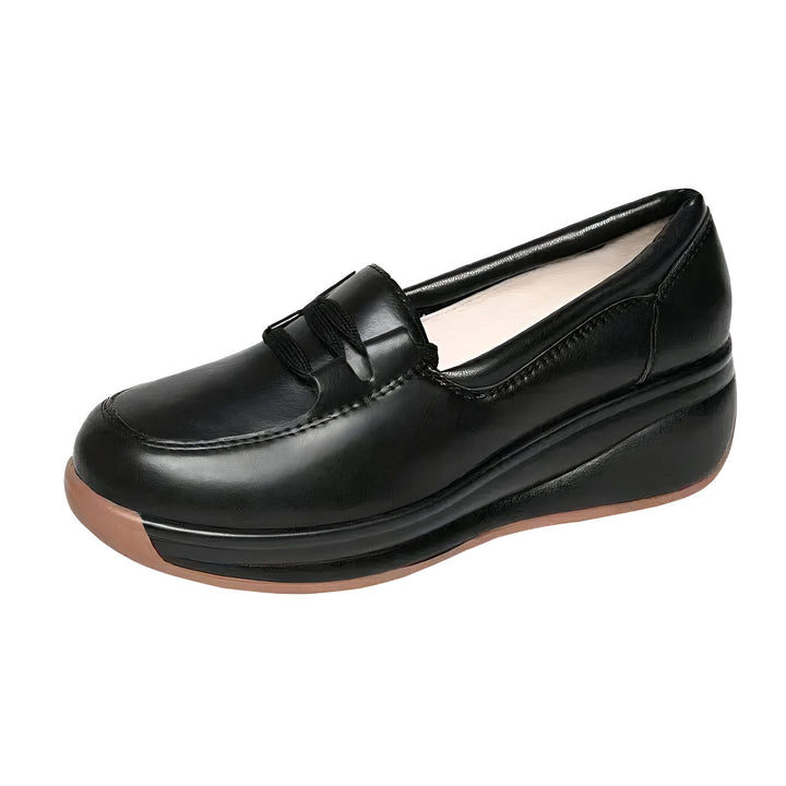 Mocassin noir pour femme, chaussure plate à talon compensé, élégante et confortable. Style classique avec détails soignés. Idéale pour un look décontracté ou professionnel., 45286965838005,45286965870773,45286965903541,45286965936309,45286965969077,45286966001845,45286966034613,45286966067381,45286966100149,45286966132917,45286966165685,45286966198453,45286966231221,45286966263989,45286966296757,45286966329525,45286966362293,45286966395061