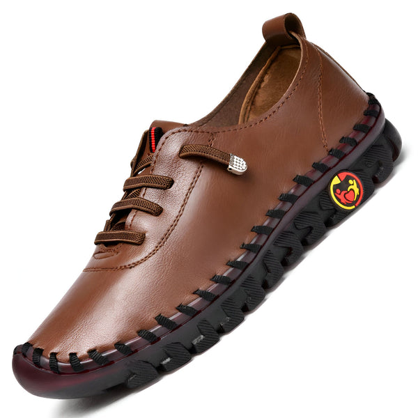 Chaussure mocassin marron pour homme, en cuir souple avec lacets ajustables et semelle crantée noire. Détails de couture décoratifs sur le pourtour. Style décontracté et confortable., 45286745309365,45286745342133,45286745374901,45286745407669,45286745440437,45286745473205,45286745505973,45286745538741,45286745571509,45286745604277,45286745637045,45286745669813,45286745702581,45286745735349,45286745768117,45286745800885,45286745833653,45286745866421,45286745899189,45286745931957,45286745964725,452867