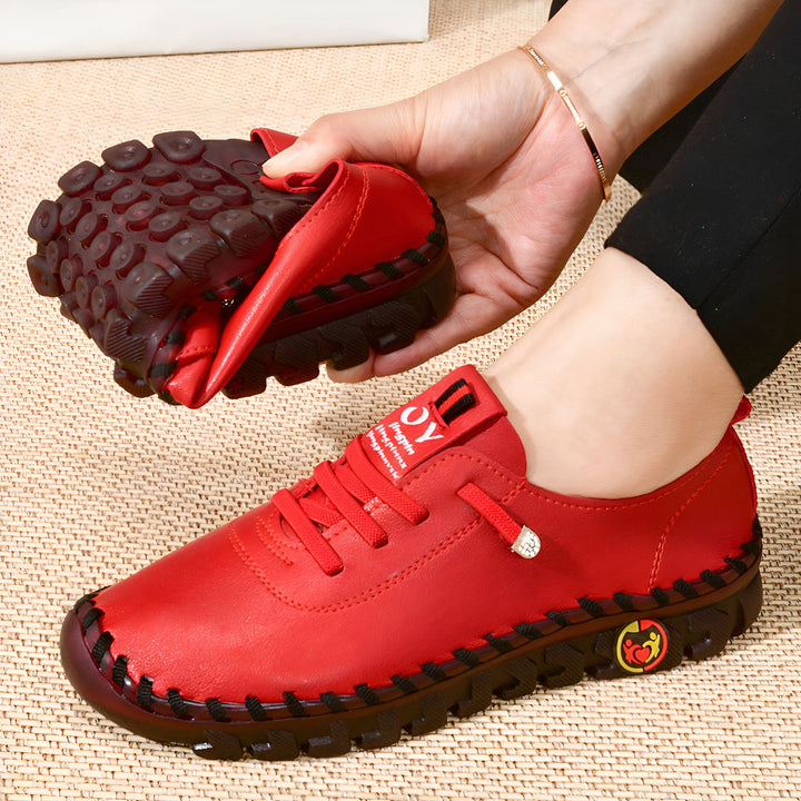 Chaussures rouges pour femmes avec lacets et semelles flexibles, présentées à la main. Idéales pour le confort et le style décontracté., 45286745309365,45286745342133,45286745374901,45286745407669,45286745440437,45286745473205,45286745505973,45286745538741,45286745571509,45286745604277,45286745637045,45286745669813,45286745702581,45286745735349,45286745768117,45286745800885,45286745833653,45286745866421,45286745899189,45286745931957,45286745964725,45286745997493,45286746030261,45286746063029,4528674