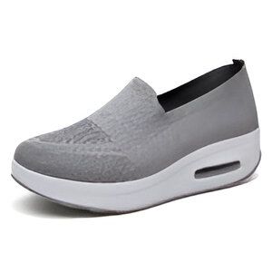 Chaussure de sport grise pour femme, style mocassin sans lacets. Semelle épaisse blanche, dessus en tissu aéré. Chaussure confortable et décontractée., 45286890700981,45286890733749,45286890766517,45286890799285,45286890832053,45286890864821,45286890897589,45286890930357,45286890963125,45286890995893,45286891028661,45286891061429,45286891094197,45286891126965,45286891159733,45286891192501,45286891225269,45286891258037,45286891290805,45286891323573,45286891356341,45286891389109,45286891421877,45286891