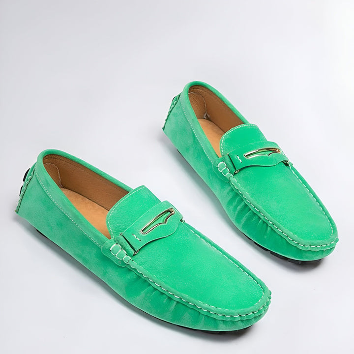 Mocassins pour hommes en daim vert vif, sans lacets avec détail métallique. Chaussures élégantes et confortables pour un look décontracté chic. Idéal pour le printemps et l'été., 45286659686581,45286659719349,45286659752117,45286659784885,45286659817653,45286659850421,45286659883189,45286659915957,45286659948725,45286659981493,45286660014261,45286660047029,45286660079797,45286660112565,45286660145333,45286660178101,45286660210869,45286660243637,45286660276405,45286660309173,45286660341941,4528666