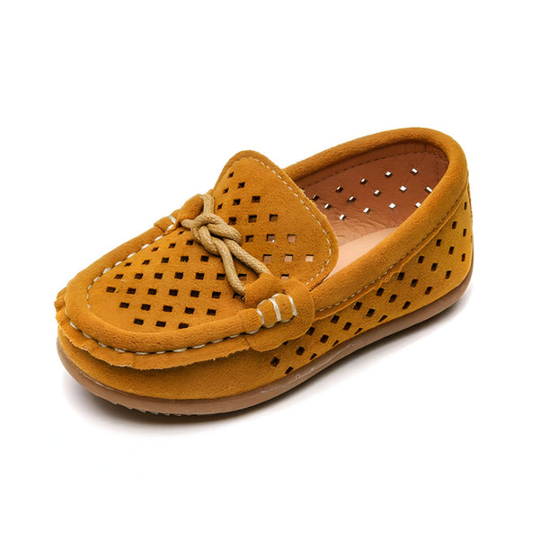 Mocassin enfant en daim jaune moutarde avec perforations et nœud décoratif. Chaussure élégante et confortable pour enfants, idéale pour l'été. Style décontracté et respirant., 45286761824437,45286761857205,45286761889973,45286761922741,45286761955509,45286761988277,45286762021045,45286762053813,45286762086581,45286762119349,45286762152117,45286762184885,45286762217653,45286762250421,45286762283189,45286762315957,45286762348725,45286762381493,45286762414261,45286762447029,45286762479797,4528676251