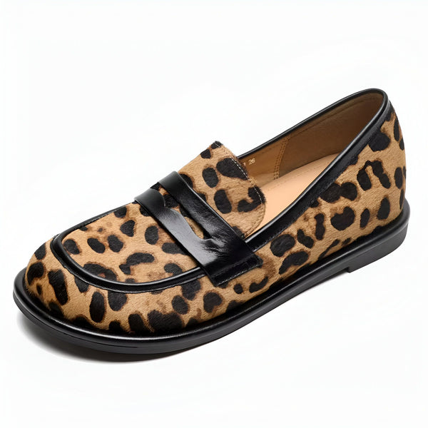Mocassin pour femme à imprimé léopard avec détails en cuir noir. Chaussure élégante et confortable, parfaite pour un look tendance., 45286621282485,45286621315253,45286621348021,45286621380789,45286621413557