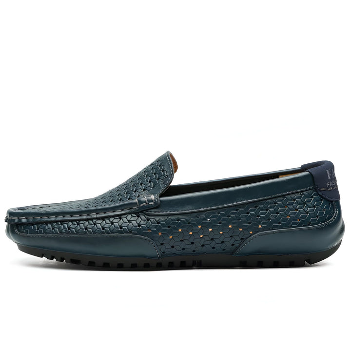 Mocassin homme bleu marine en cuir perforé, style décontracté et élégant. Chaussures d'été confortables avec motif géométrique, parfaites pour un look tendance., 45287138787509,45287138820277,45287138853045,45287138885813,45287138918581,45287138951349,45287138984117,45287139016885,45287139049653,45287139082421,45287139115189,45287139147957,45287139180725,45287139213493,45287139246261,45287139279029,45287139311797,45287139344565,45287139377333,45287139410101,45287139442869,45287139475637,452871395