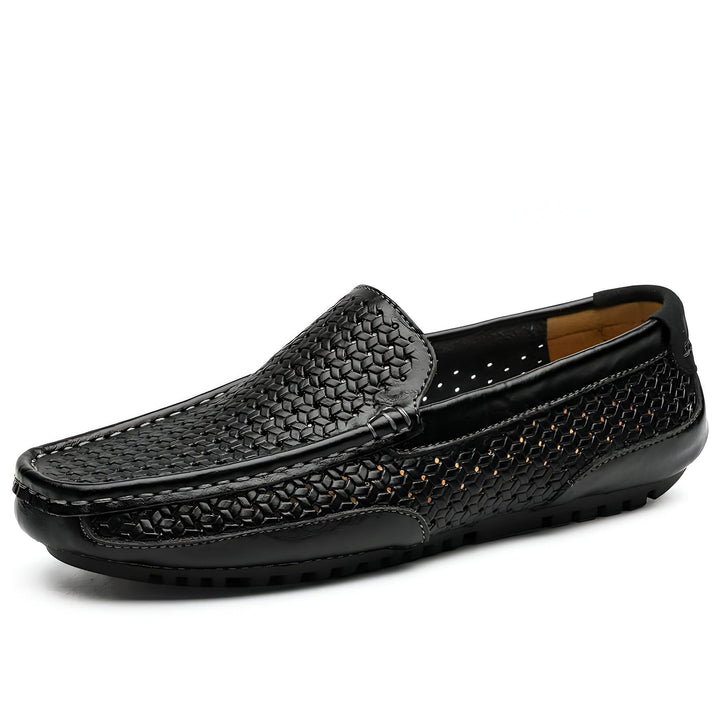 Mocassin en cuir noir pour homme, style décontracté avec motif ajouré pour l'été. Chaussure confortable et élégante., 45287138787509,45287138820277,45287138853045,45287138885813,45287138918581,45287138951349,45287138984117,45287139016885,45287139049653,45287139082421,45287139115189,45287139147957,45287139180725,45287139213493,45287139246261,45287139279029,45287139311797,45287139344565,45287139377333,45287139410101,45287139442869,45287139475637,45287139508405,45287139541173,45287139573941,4528713960