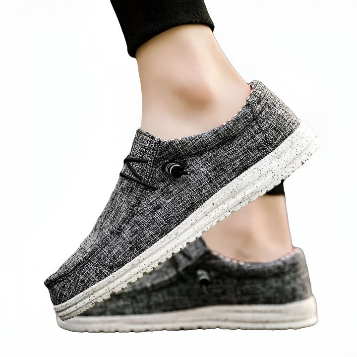 Chaussures décontractées grises pour homme, style mocassin. Chaussures confortables avec semelle blanche, parfaites pour un look décontracté et tendance., 45286731415733,45286731448501,45286731481269,45286731514037,45286731546805,45286731579573,45286731612341,45286731645109,45286731677877,45286731710645,45286731743413,45286731776181,45286731808949,45286731841717,45286731874485,45286731907253,45286731940021,45286731972789,45286732005557,45286732038325,45286732071093,45286732103861