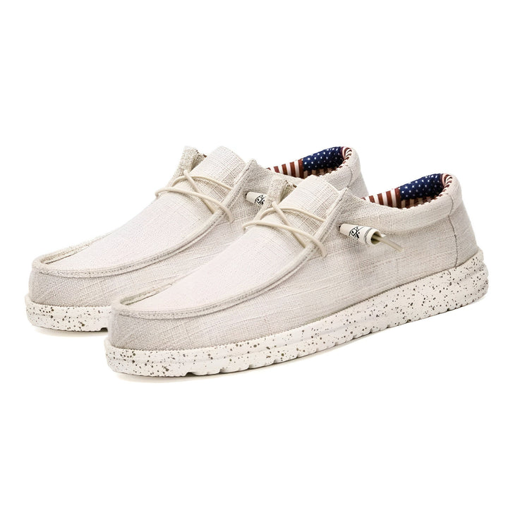 Chaussures décontractées en toile beige à lacets, avec une semelle mouchetée blanche et un motif drapeau américain à l'intérieur., 45286731415733,45286731448501,45286731481269,45286731514037,45286731546805,45286731579573,45286731612341,45286731645109,45286731677877,45286731710645,45286731743413,45286731776181,45286731808949,45286731841717,45286731874485,45286731907253,45286731940021,45286731972789,45286732005557,45286732038325,45286732071093,45286732103861