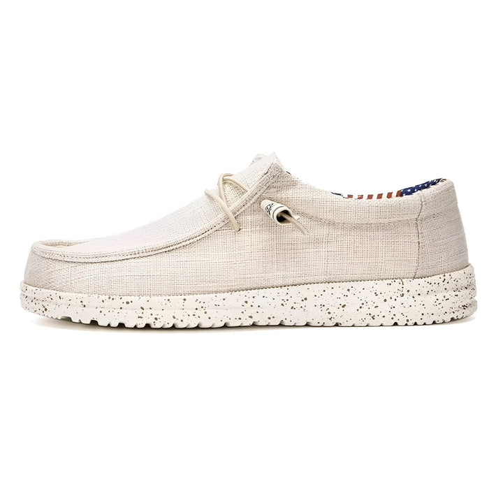 Mocassin décontracté beige en toile avec lacets. La semelle blanche est mouchetée., 45286731415733,45286731448501,45286731481269,45286731514037,45286731546805,45286731579573,45286731612341,45286731645109,45286731677877,45286731710645,45286731743413,45286731776181,45286731808949,45286731841717,45286731874485,45286731907253,45286731940021,45286731972789,45286732005557,45286732038325,45286732071093,45286732103861
