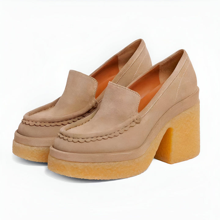 Mocassins à talons hauts beiges en daim pour femmes. Chaussures élégantes avec semelle épaisse, parfaites pour un look tendance. Détails raffinés et confort exceptionnel., 45287056670901,45287056703669,45287056736437,45287056769205,45287056801973,45287056834741,45287056867509,45287056900277,45287056933045,45287056965813,45287056998581,45287057031349,45287057064117,45287057096885,45287057129653,45287057162421,45287057195189,45287057227957,45287057260725,45287057293493,45287057326261