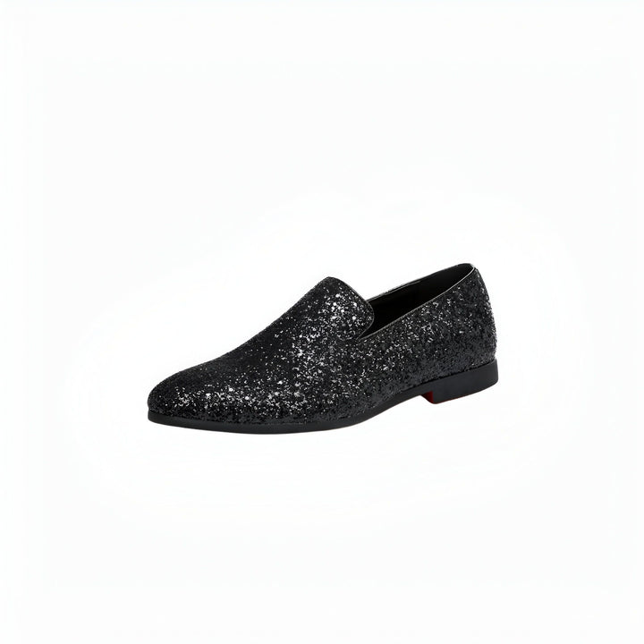 Mocassin homme noir à paillettes, chaussure élégante avec semelle rouge caractéristique. Mode masculine, chaussures de soirée, look festif et brillant., 45286638649525,45286638682293,45286638715061,45286638747829,45286638780597,45286638813365,45286638846133,45286638878901,45286638911669,45286638944437,45286638977205,45286639009973,45286639042741,45286639075509,45286639108277,45286639141045,45286639173813,45286639206581,45286639239349,45286639272117,45286639304885,45286639337653,45286639370421,4528663