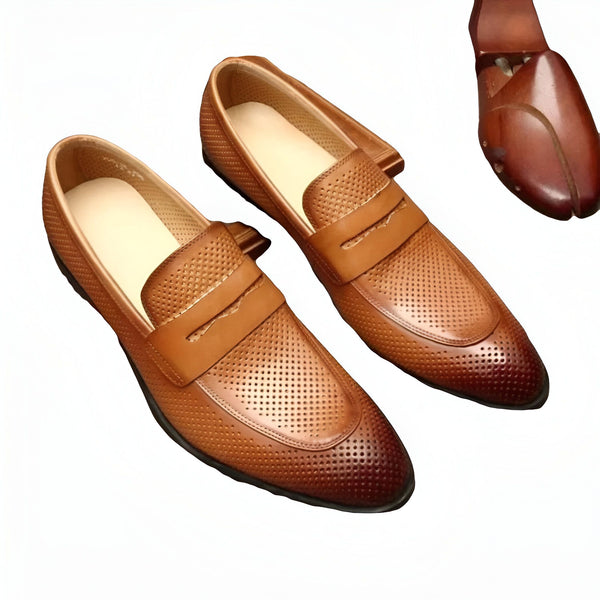 Mocassins en cuir marron pour hommes avec embauchoirs en bois. Chaussures élégantes, confortables et respirantes., 45286716801205,45286716833973,45286716866741,45286716899509,45286716932277,45286716965045,45286716997813,45286717030581,45286717063349,45286717096117,45286717128885,45286717161653,45286717194421,45286717227189,45286717259957,45286717292725,45286717325493,45286717358261