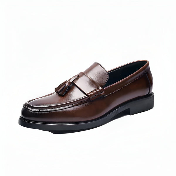 Mocassin homme en cuir marron brillant avec glands décoratifs. Chaussure élégante, parfaite pour un look habillé et sophistiqué. Mode masculine, accessoires de style., 45287074070709,45287074103477,45287074136245,45287074169013,45287074201781,45287074234549,45287074267317,45287074300085,45287074332853,45287074365621,45287074398389,45287074431157,45287074463925,45287074496693