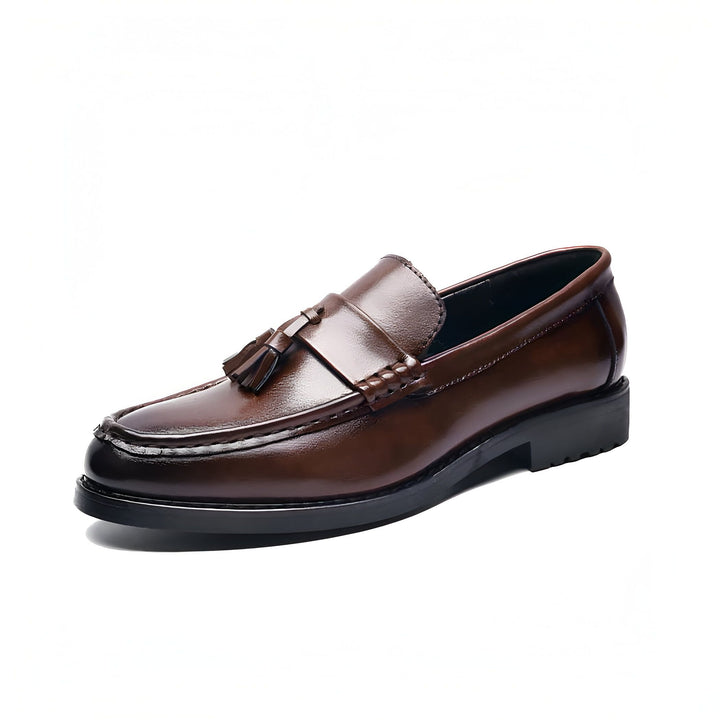 Mocassin homme en cuir marron avec gland, style élégant et classique. Chaussure de ville pour homme., 45287074070709,45287074103477,45287074136245,45287074169013,45287074201781,45287074234549,45287074267317,45287074300085,45287074332853,45287074365621,45287074398389,45287074431157,45287074463925,45287074496693