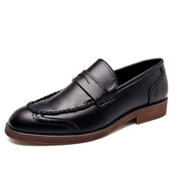 Mocassin noir en cuir pour homme, style élégant avec détails perforés et semelle marron. Chaussure habillée idéale pour un look sophistiqué., 45286724501685,45286724534453,45286724567221,45286724599989,45286724632757,45286724665525,45286724698293,45286724731061,45286724763829,45286724796597,45286724829365,45286724862133,45286724894901,45286724927669,45286724960437,45286724993205,45286725025973,45286725058741,45286725091509,45286725124277