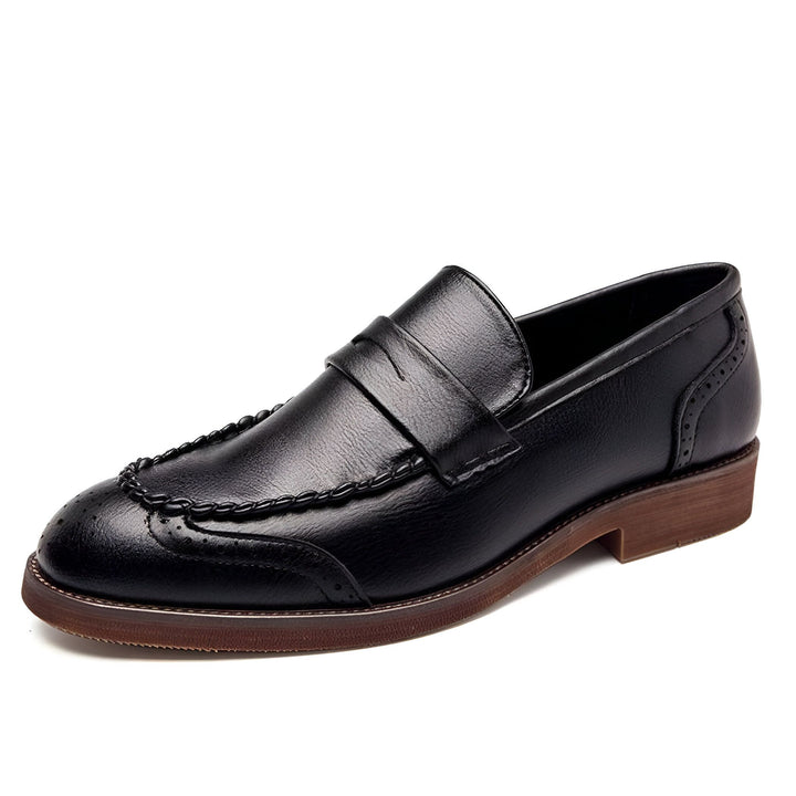 Mocassin noir en cuir pour homme, style élégant avec détails perforés et semelle marron. Chaussure habillée idéale pour un look sophistiqué., 45286724501685,45286724534453,45286724567221,45286724599989,45286724632757,45286724665525,45286724698293,45286724731061,45286724763829,45286724796597,45286724829365,45286724862133,45286724894901,45286724927669,45286724960437,45286724993205,45286725025973,45286725058741,45286725091509,45286725124277