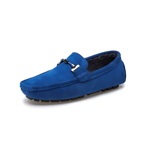 Mocassin bleu en daim avec boucle décorative en métal. Chaussure décontractée pour homme, confortable et élégante. Idéal pour un look tendance et décontracté., 45286661095605,45286661128373,45286661161141,45286661193909,45286661226677,45286661259445,45286661292213,45286661324981,45286661357749,45286661390517,45286661423285,45286661456053,45286661488821,45286661521589,45286661554357,45286661587125,45286661619893,45286661652661,45286661685429,45286661718197,45286661750965,45286661783733,45286661816
