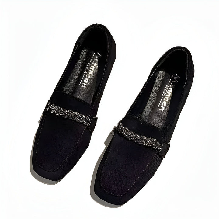 Mocassins noirs pour femmes avec détail ornemental brillant. Chaussures élégantes, confortables et chics, idéales pour le quotidien ou les occasions spéciales., 45286629245109,45286629277877,45286629310645,45286629343413,45286629376181,45286629408949,45286629441717,45286629474485,45286629507253,45286629540021,45286629572789,45286629605557